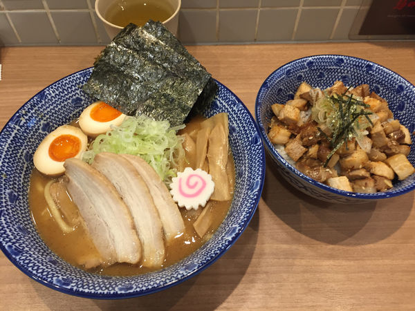 「特製濃厚魚介ラーメン」@豚骨 一燈 -Tonkotsu Ittou-の写真