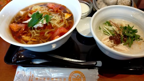 「酸辣麺」@おかゆと麺のお店 粥餐庁 さいたま新都心コクーンの写真