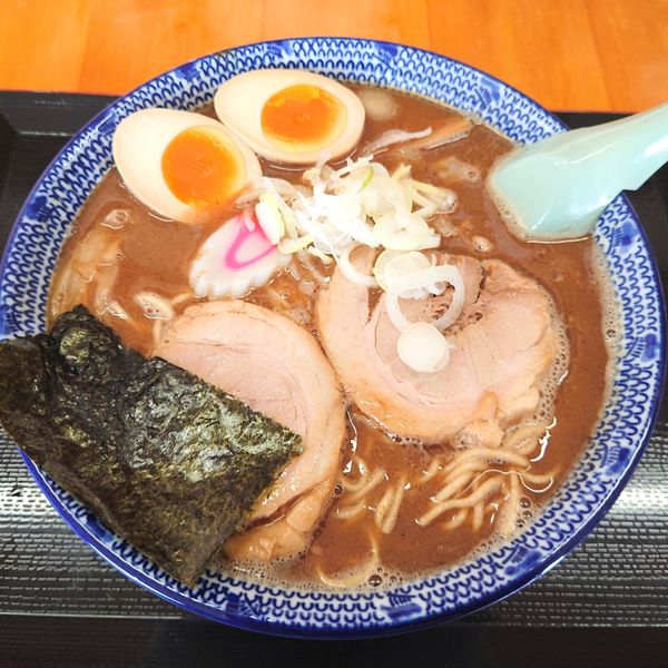 「魚介味玉中華そば(大盛)950円」@中華そば 香十の写真