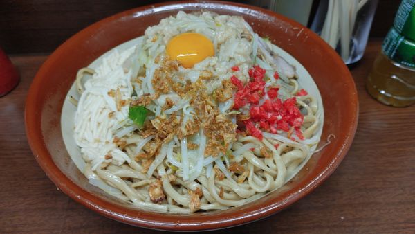 「麺増し大小・汁なし・トロロ(アブラベニ)¥1010」@ラーメン二郎 横浜関内店の写真