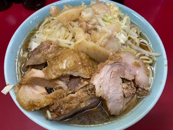 「小ラーメン ぶた5枚　880円」@ラーメン二郎 中山駅前店の写真