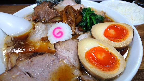 「【昼】しょうゆチャーシューメン+味玉+小ライス」@オランダ軒の写真