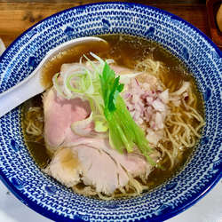 醤油らぁ麺(2軒目に濃厚みそラーメンとミニドライカレーのセット)