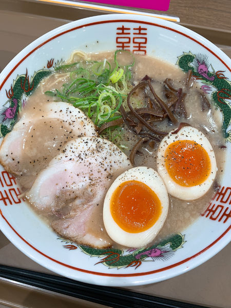 「ラーメン煮卵入り」@博多だるま JAPAN 越谷レイクタウンカゼ店の写真