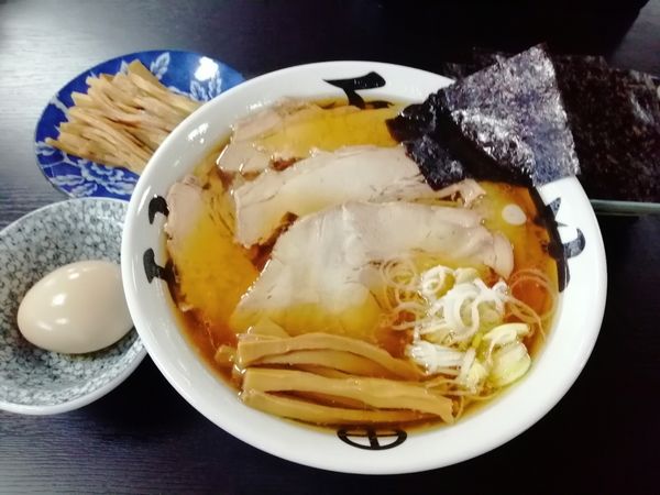 「チャーシューメンこってり、卵、メンマ、海苔」@中華そば処 琴平荘の写真
