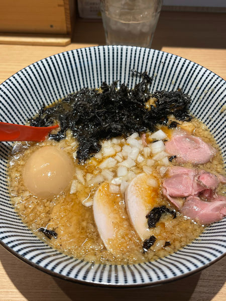 「特製背脂醤油らー麺」@焼きあご塩らー麺 たかはし アトレ川崎店の写真