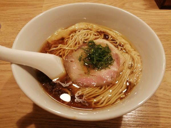 「醤油ラーメン」@らぁ麺はやし田 多摩センター店の写真