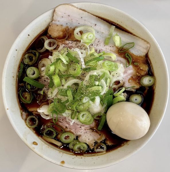 「荻窪ブラック＋味玉＋肉２枚［モーニングサービス］」@濃菜麺 井の庄 荻窪店の写真