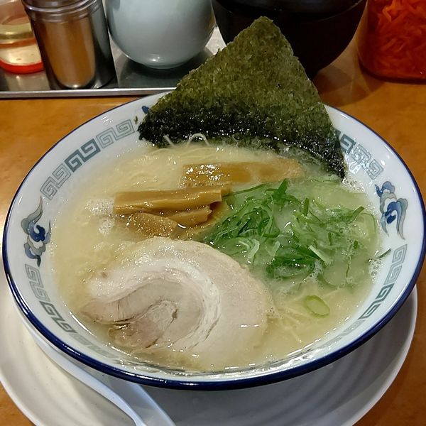 「極上豚骨ラーメン」@つけ麺中華そば 節 本八幡店の写真