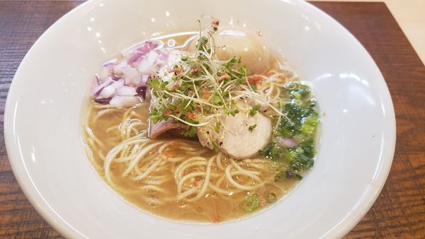「鮮魚と水（金目鯛100%）～鰰油仕立て～＋味玉」@論露に不二の写真