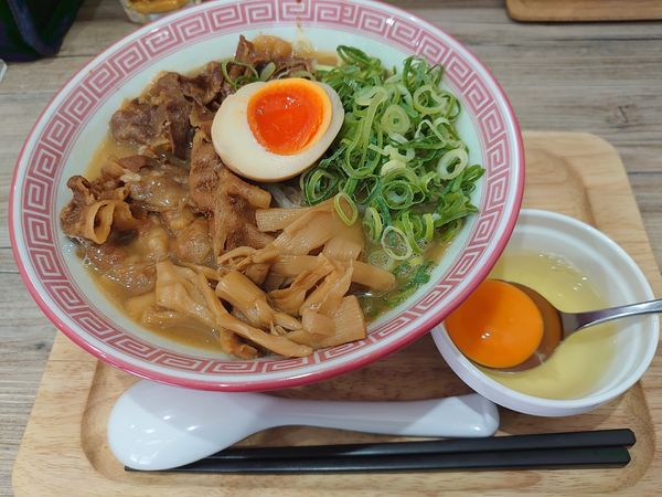 「徳島ラーメン全部増し」@徳島NOODLE ぱどるの写真