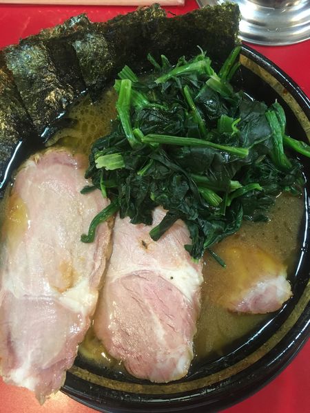 「チャーシュー麺　ほうれん草」@家系ラーメン とらきち家の写真