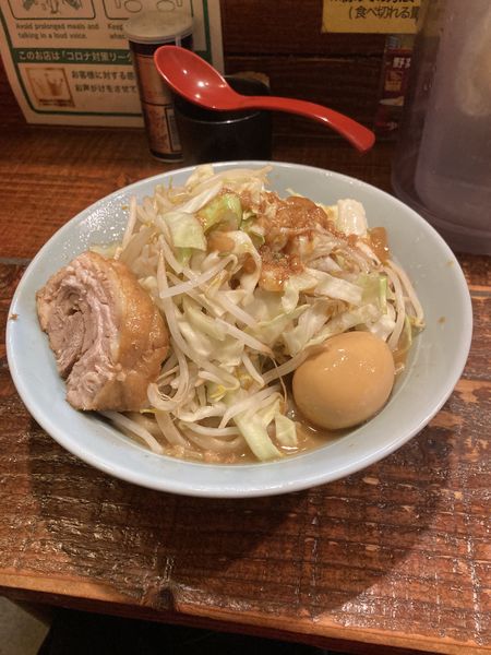 「ミニラーメン＋味付玉子」@立川マシマシの写真