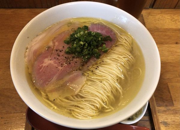 「丸鶏レモン塩」@麺栞 みかさの写真