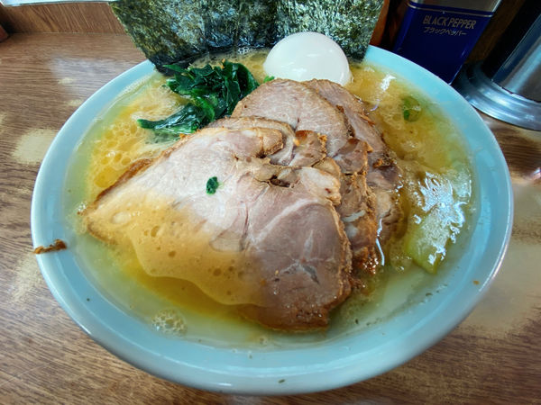 「チャーシュー並¥900、味玉¥100」@ラーメン壱六家 磯子本店の写真