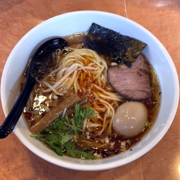 「味玉ラーメン 手打麺（中太麺 860円）」@ゴリララーメンの写真