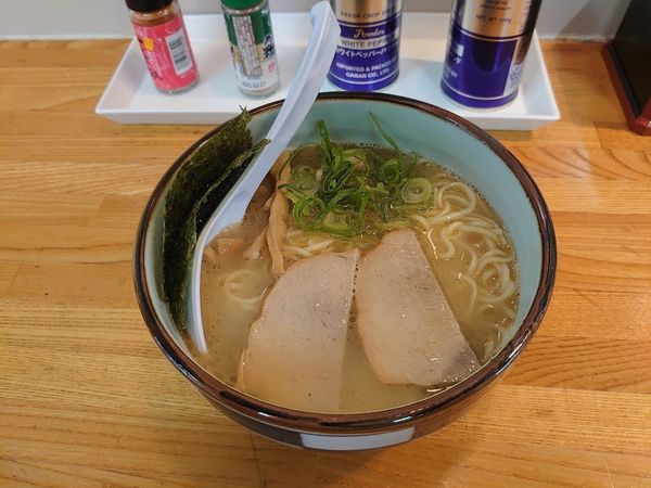 「白湯しなそば 白」@支那そば しげもとの写真