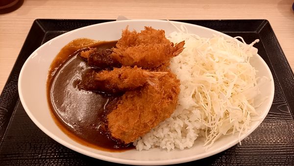 「海老・ヒレ・メンチカツカレー」@かつや 島根出雲店の写真