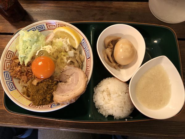 「グルグルまぜそば カレー 500円 ハッピー 200円」@GURU GURU SIROHEBI NOODLEの写真