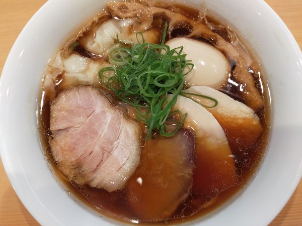 「醤油特製らぁ麺1200円」@らぁ麺 すぎ本の写真