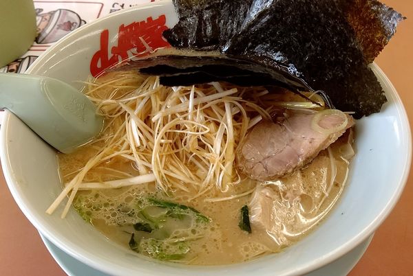「ネギラーメン 海苔」@ラーメン山岡家 鷲宮店の写真