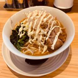 ラーメン（醤油）背脂・ガリマヨ　780円