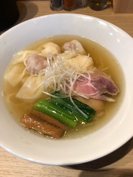 「二種の白醤油ワンタン麵」@支那蕎麦 澤田の写真