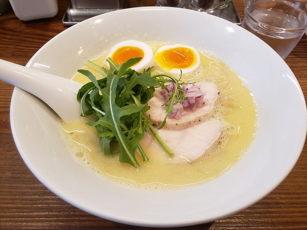 「味付き玉子 ケイコツ白湯 塩らぁめん」@下北澤 Ramen KUWAJIMA.の写真