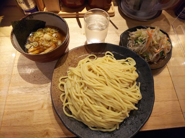 「つけ麺大盛＋野菜」@つけ麺屋 やすべえ 渋谷店の写真