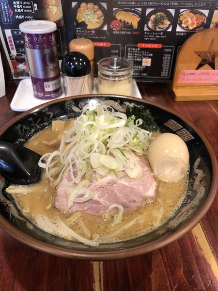 「味噌らーめん＋味付け半熟卵」@北海道らーめん ひむろ 赤羽店の写真