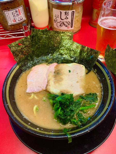 「ラーメン並、豚トロ、麺硬め」@柏 王道家の写真