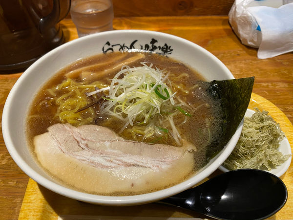 「焼き醤油ラーメン＋とろろ昆布」@利尻らーめん 味楽 新横浜ラーメン博物館店の写真
