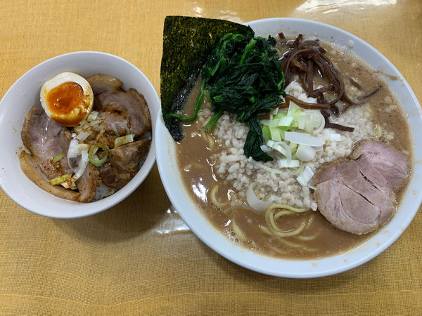 「ラーメン＋チャーシュー丼」@うまいヨ ゆうちゃんラーメンの写真