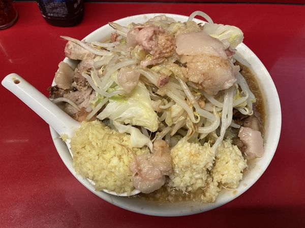 「小豚生姜　ニンニク多め野菜あぶら」@ラーメン二郎 西台駅前店の写真