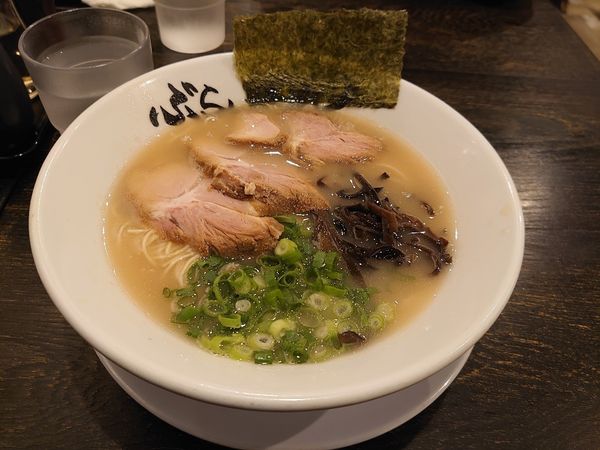 「豚骨ラーメン」@家系とかブライアンの写真