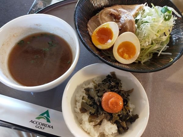 「魚介とんこつつけ麺とミニ高菜明太ご飯」@セントラルゴルフクラブ NEWコースの写真