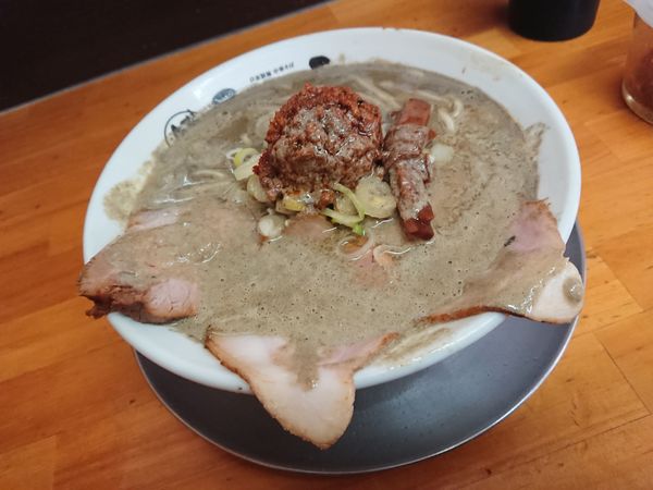 「にぼダク 中 800円+辛玉パンチ 80円」@中華そば ひらこ屋の写真