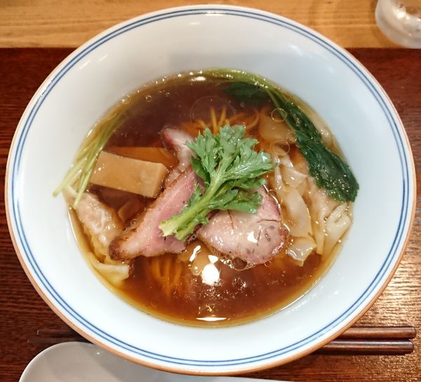 「わんたん入り醤油らぁ麺」@Ramen FeeLの写真