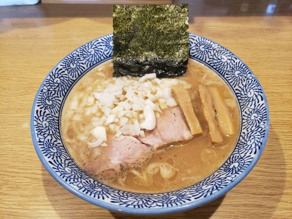 「濃厚らーめん(タマネギ」@らーめん・つけめん 虎心の写真