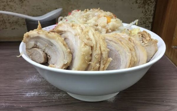 「少豚、全マシ、生卵、生姜」@ラーメン二郎 横浜関内店の写真