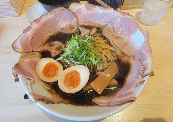 「清乃ブラック+チャーシュー+玉子」@和dining清乃 岩出店の写真
