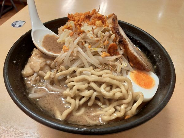 「満天！花の金二郎 中盛 麺硬め クーポンで¥700」@中華そば・特製もりそば 満帆 伊勢崎店の写真