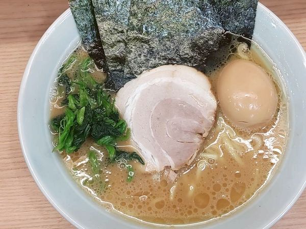 「ラーメン＋味玉」@ラーメン たかし屋 錦糸町店の写真