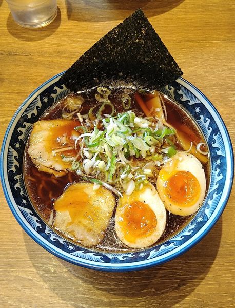 「ラーメン 味玉入 900円」@麺屋しらかわ 大須店の写真