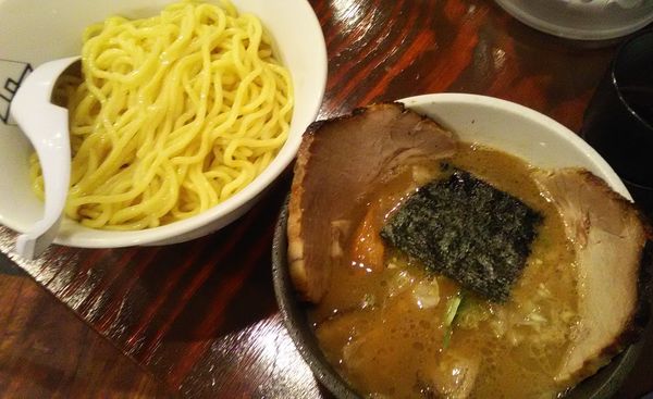 「つけ麺 大盛 + チャーシュー」@40番の写真