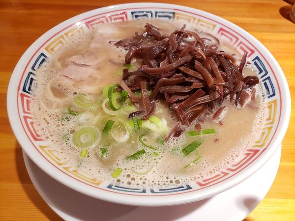 「博多とんこつ キクラゲまし　替え玉1」@とんこつ らい斗の写真