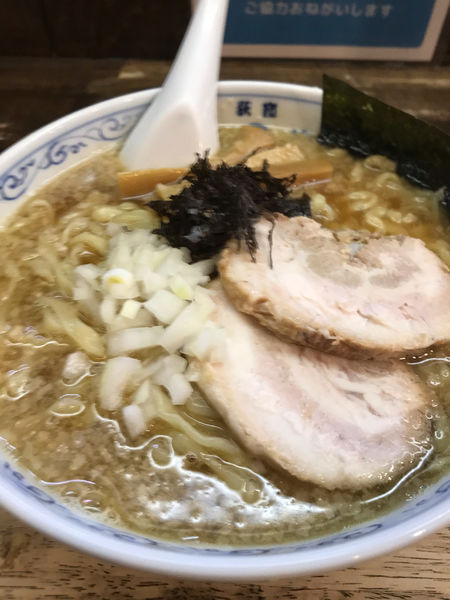 「背脂煮干しラーメン」@二葉 上荻店の写真