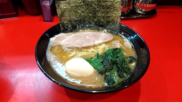 「味玉ラーメン（９００円）［期間限定７８０円］」@横浜家系ラーメン 志田家 蒲田店の写真