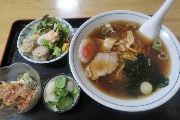 「ラーメン定食　850円」@らーめん亭 朝日山の写真