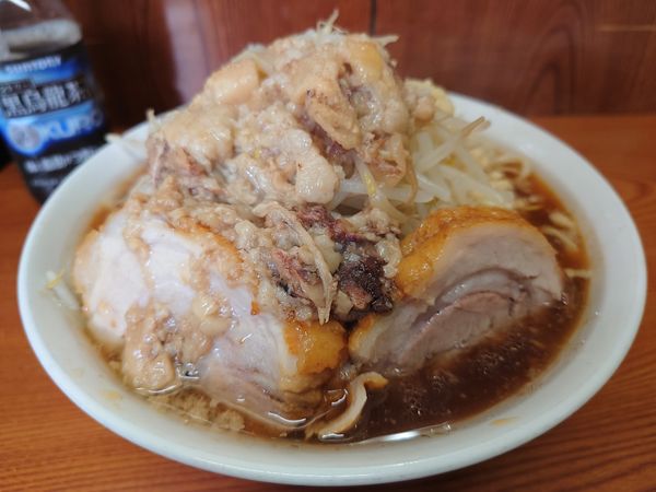「ラーメン780円（ニンニク、アブラ、ヤサイちょい増し）」@ラーメン二郎 亀戸店の写真